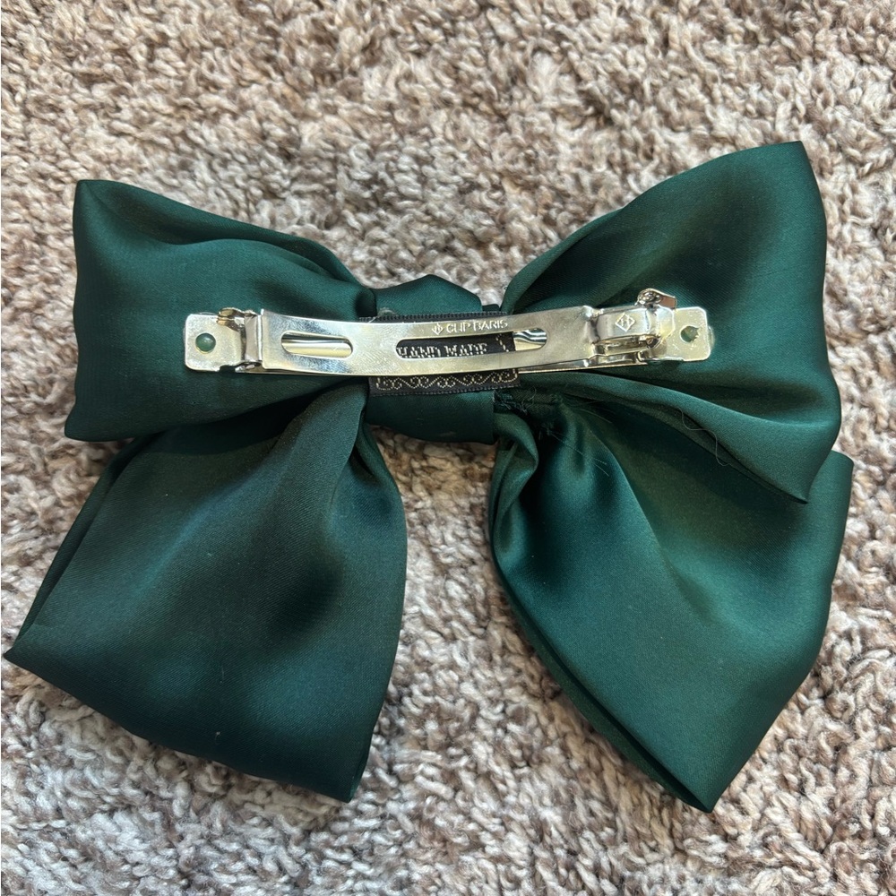 Elegant Green Satin Hair Bow - Picture 2 of 4